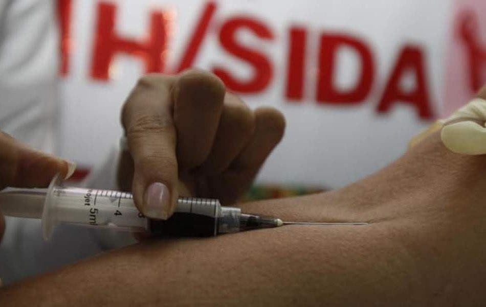 Mexicano crea posible  vacuna contra el VIH