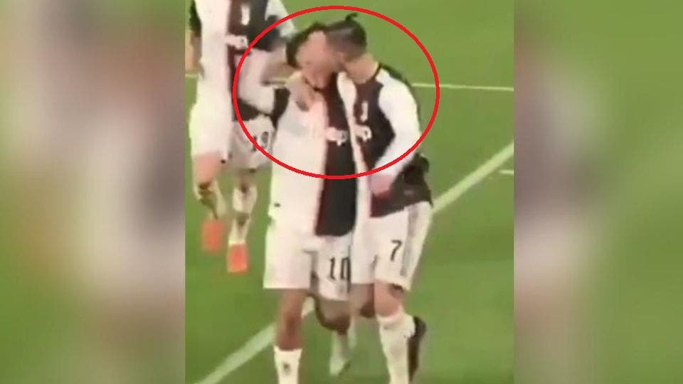 Video: Cristiano y Dybala se besaron en el festejo de la Juventus