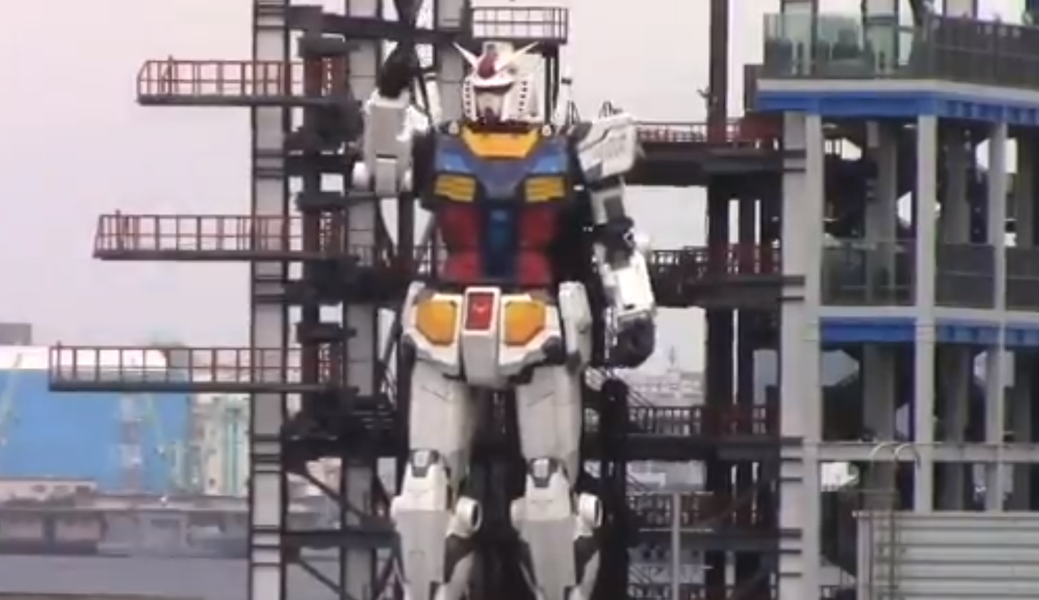Video: Japón muestra su IMPRESIONANTE robot gigante que se mueve libremente