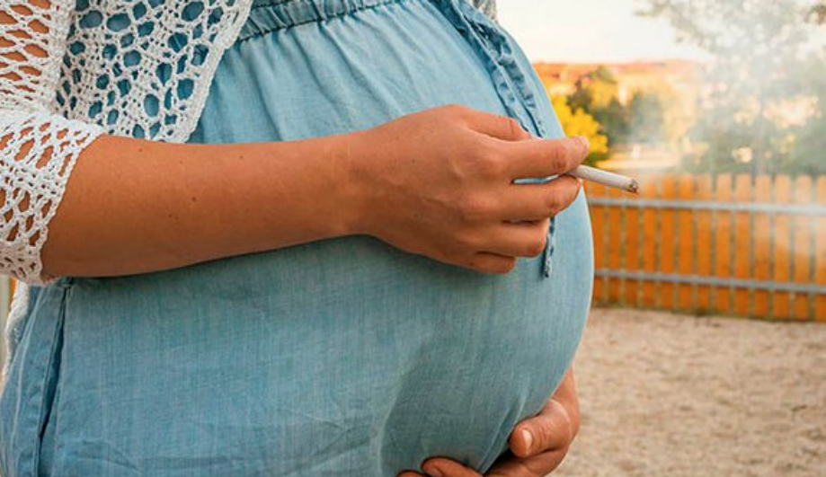 ALERTA; Tabaco afecta placenta de embarazadas, incluso si dejaron de fumar: Estudio