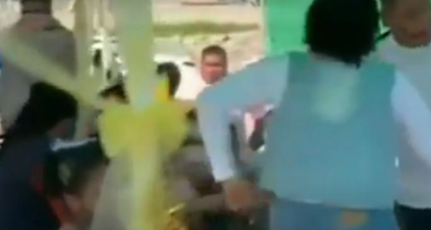 Video: Familia arma baile en panteón antes de cierre por Covid