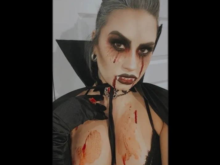 FOTOS Así fue el revelador disfraz que vistió Demi Lovato para Halloween