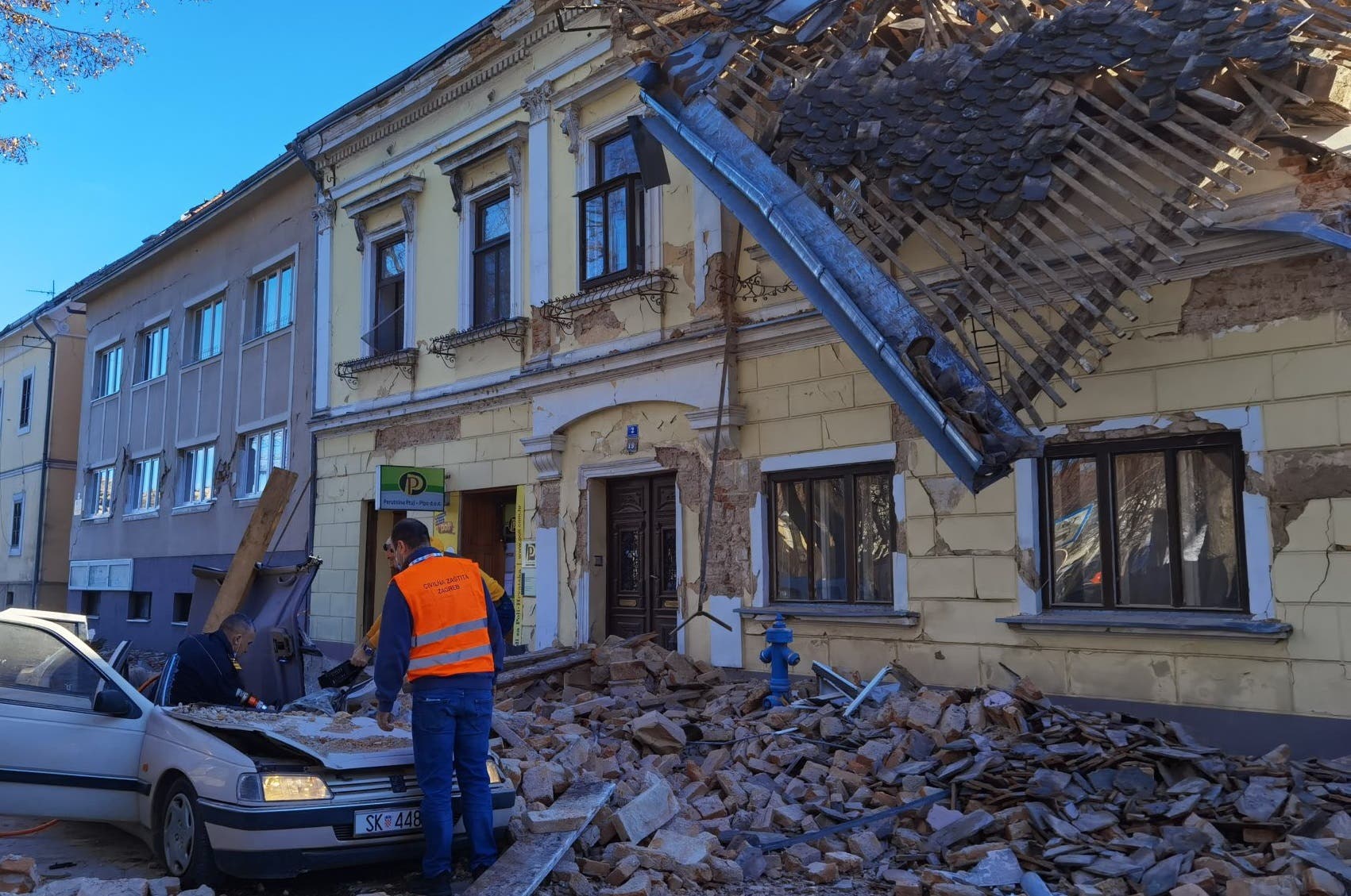 VIDEO Se registra fuerte sismo de 6.5 en Croacia