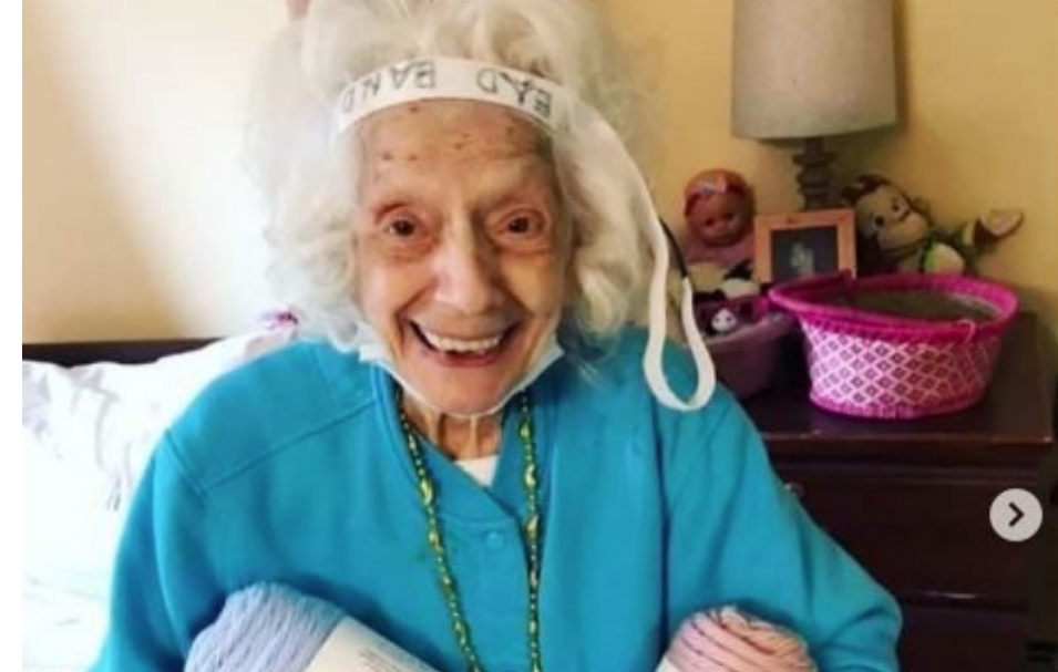 VIRAL Abuelita de 102 años vence 2 VECES al Covid