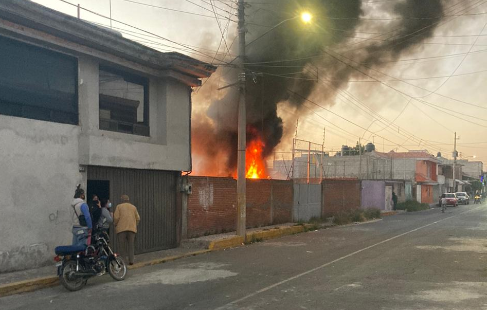 #Reporte Se incendia invernadero en Bosques de Manzanilla