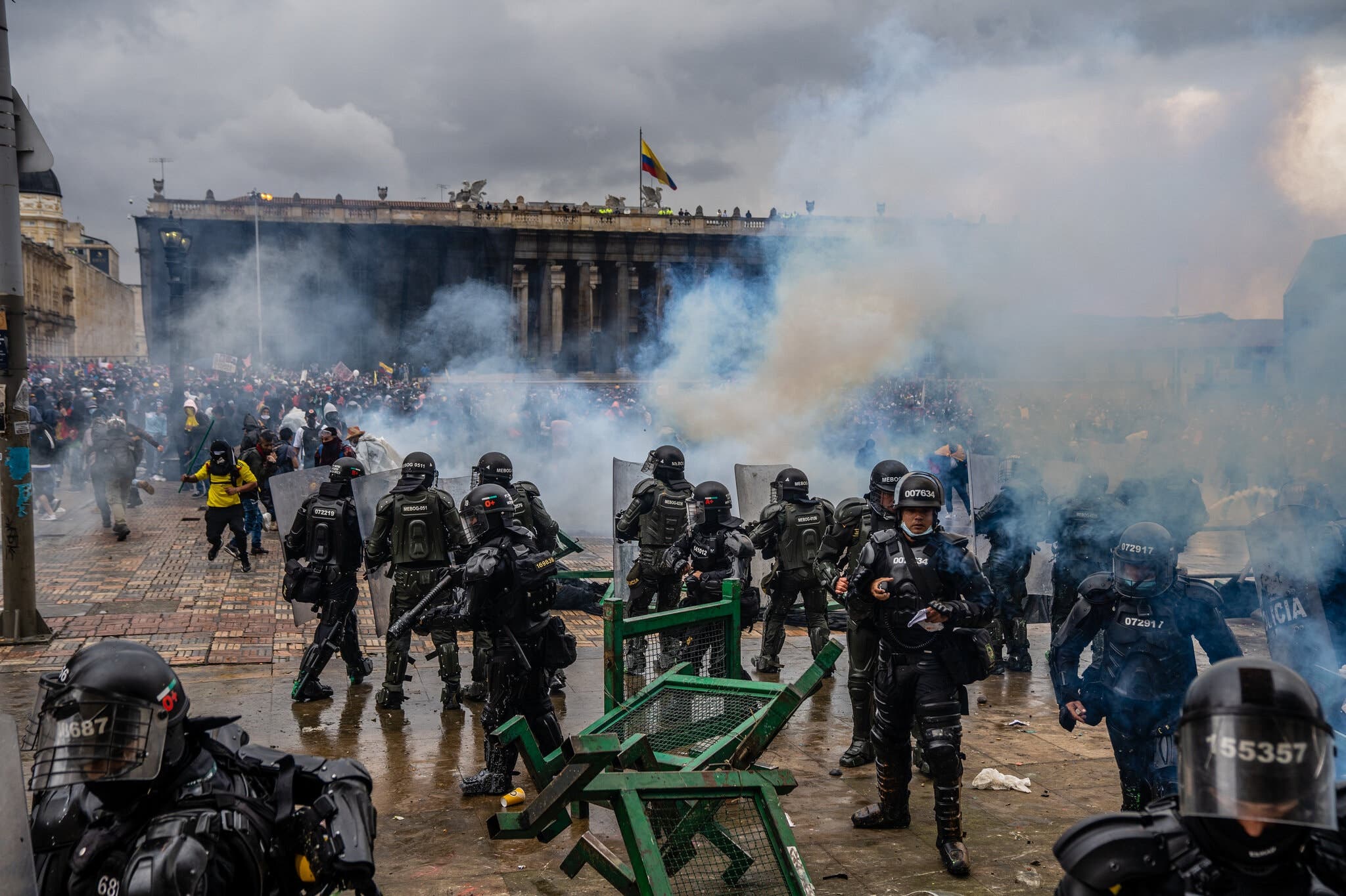 Al menos 19 muertos deja manifestaciones por reforma tributaria en Colombia
