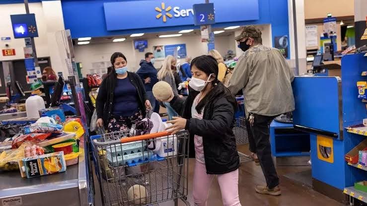 OJO Adultos mayores no regresarán a Walmart; LOS clientes NO quieren que terceros empaquen sus compras