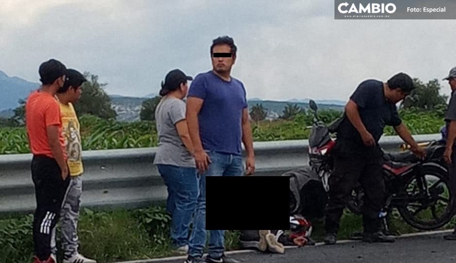 Una joven sufre BRUTAL accidente de motocicleta en la federal Puebla-Tehuacán; no llevaba casco y sobrevivió de MILAGRO