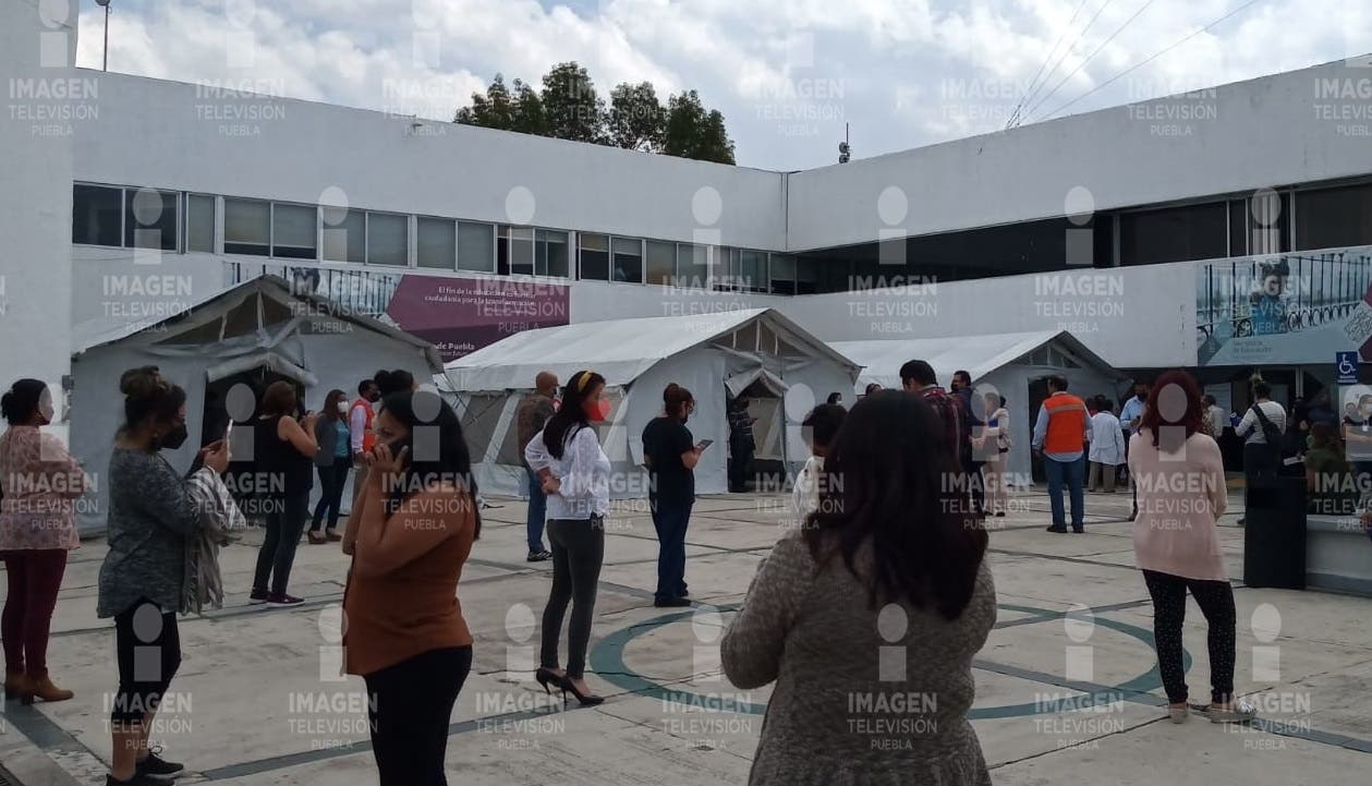 #ALMINUTO Desalojo de personal de la SEP Puebla sería por una persona grave con COVID en las instalaciones