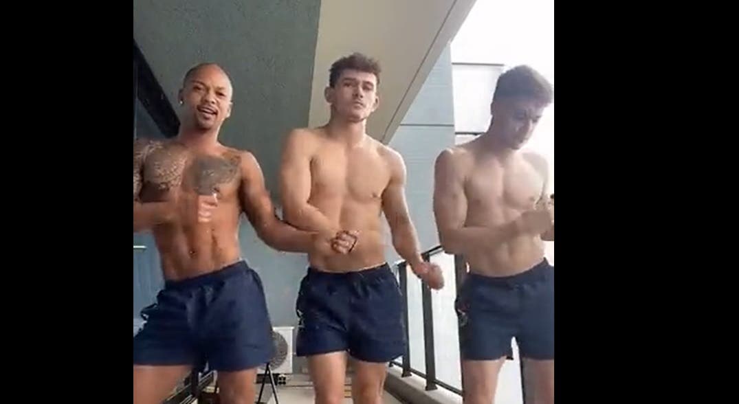 VIDEO Aplauden a equipo español de gimnasia artística por bailar al ritmo de ‘Asereje’