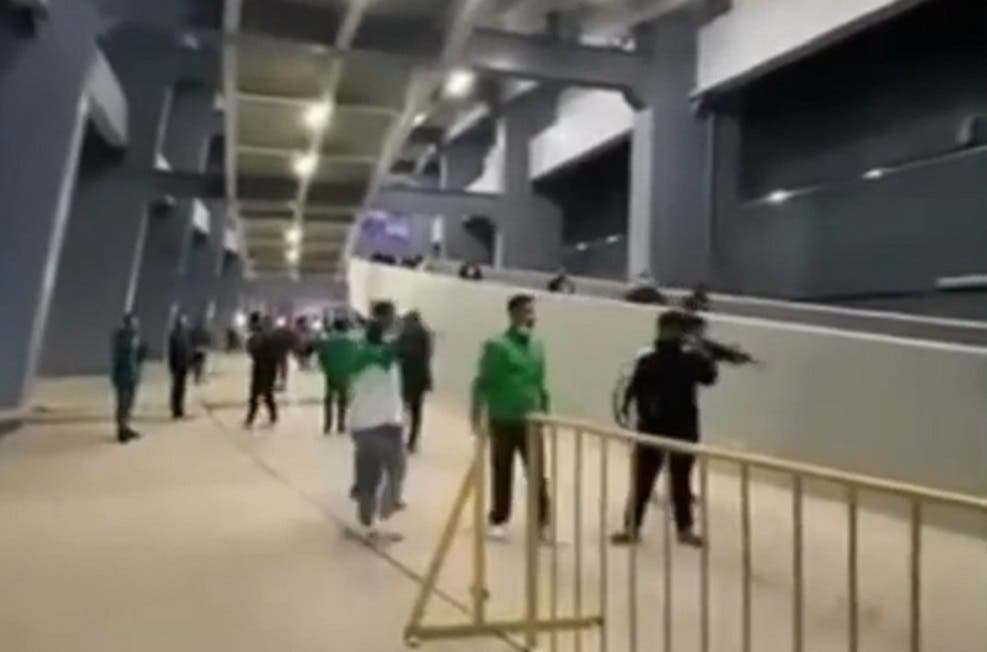 VIDEO Otra vez, violencia en el Estadio Cuauhtémoc: aficionados del León y enfranjados se dan con todo