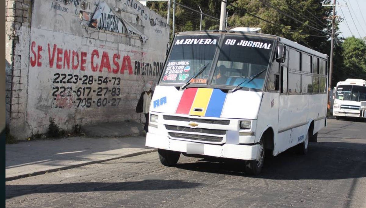 REPORTE Sujetos amados amagan a pasajeros de la Ruta Azteca en la Miguel Hidalgo