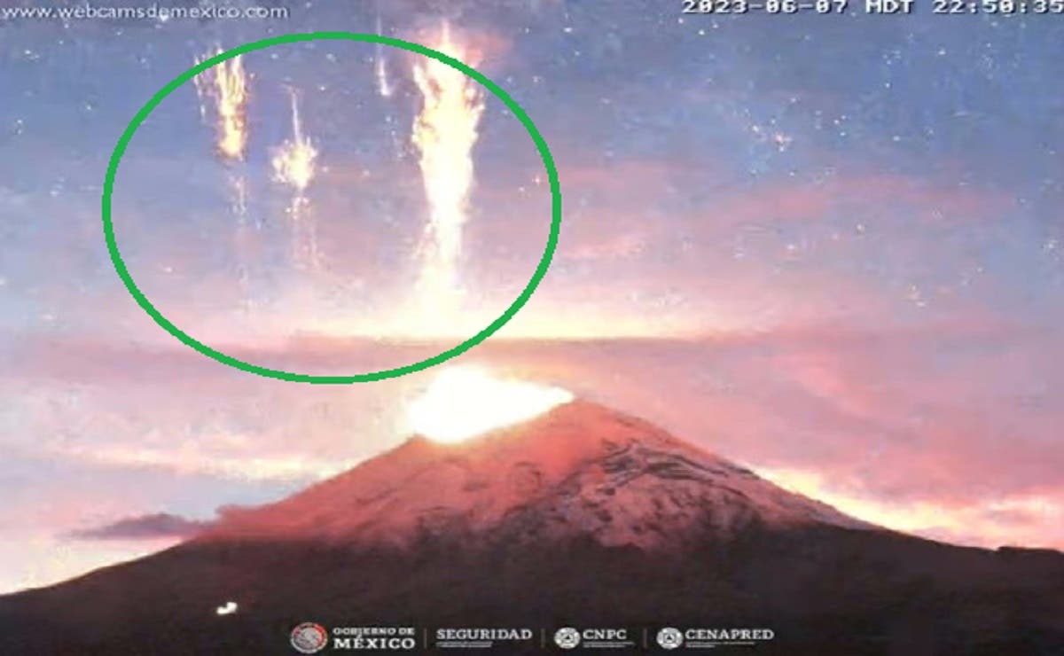Entérate VIDEO ¿Qué son las misteriosas luces que aparecieron sobre el Popocatépetl?