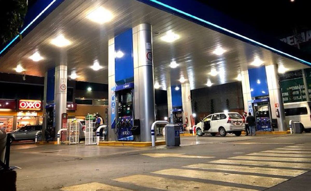 Captan a ladrones en motocicleta asaltando con lujo de violencia gasolinera #Puebla