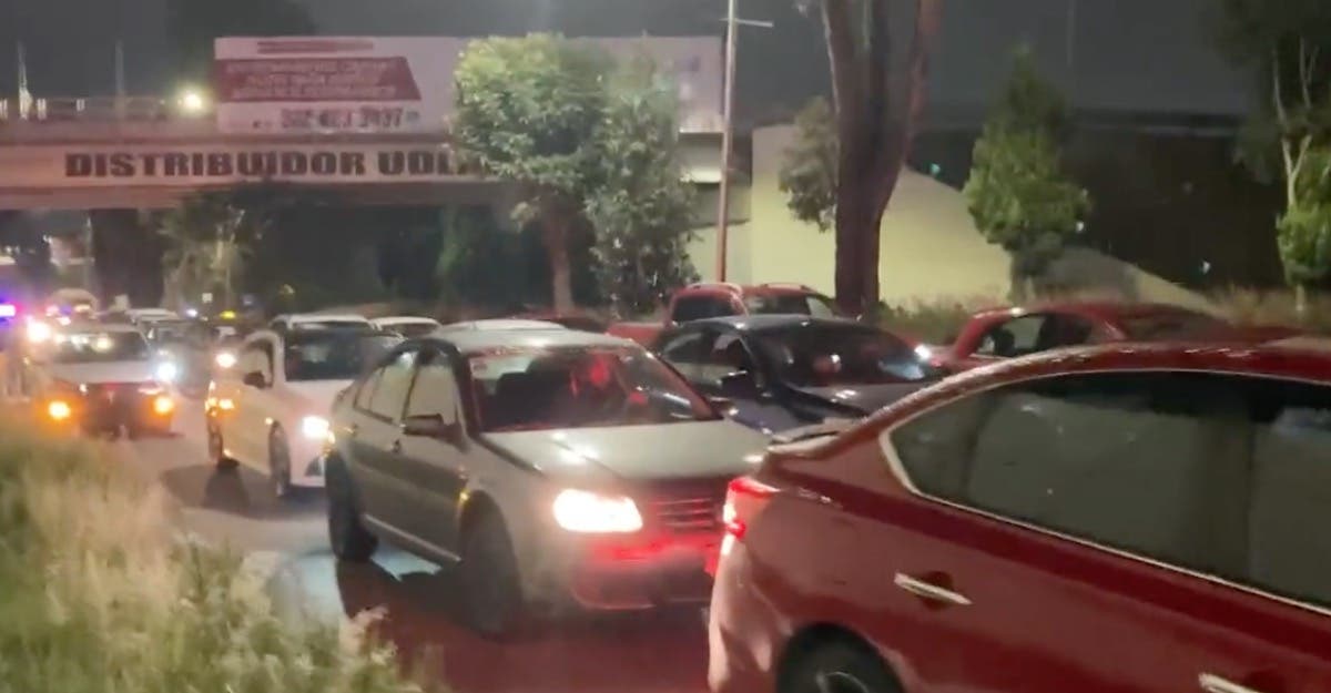 Poblanos reportan que estacionamiento en el Tecate Comuna cuesta hasta 500 pesos