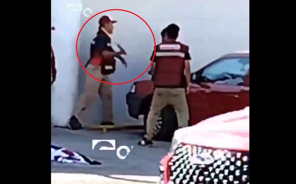 ¡Escándalo en Puebla! Coordinador de Morena golpea brutalmente a persona en situación de calle