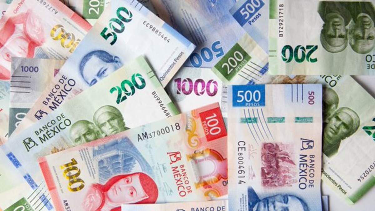 Histórica Caída del Peso: Pierde 4.27% Frente al Dólar tras Triunfo de Claudia Sheinbaum