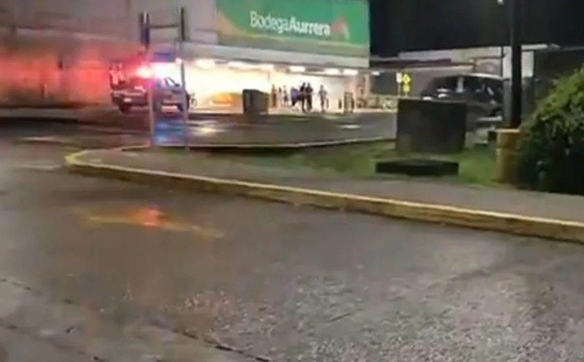 Discusión mortal: Padre e hijo son asesinados frente a Aurrerá en Puebla