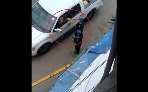 Aterrador: Captan a sujeto abusando de perritos y causa indignación en redes