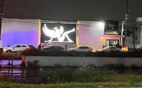 ¡Los protectores del pueblo! Policía es sorprendido sembrando evidencia a joven motociclista