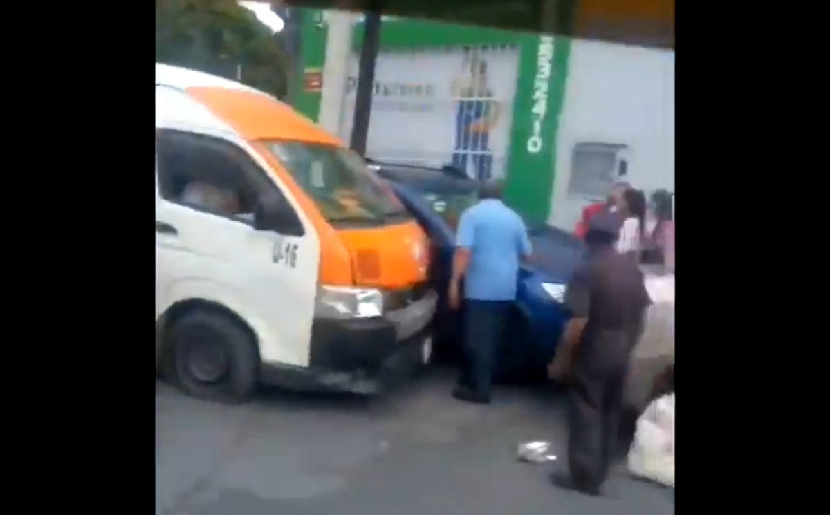 ¡Desastre en Puebla! Camión de la Ruta 5 pierde llanta en La Margarita y deja 8 lesionados