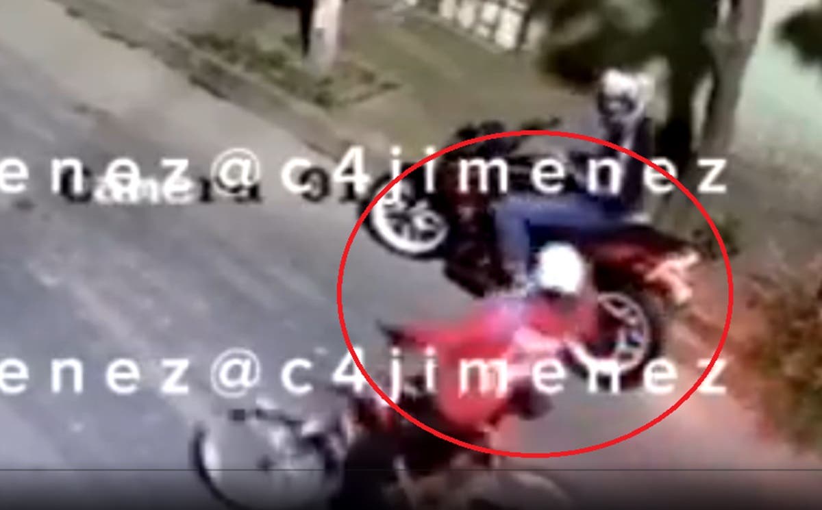 ¡Sicario en bicicleta! Andaba armado por calles y ejecuta a un motociclista.