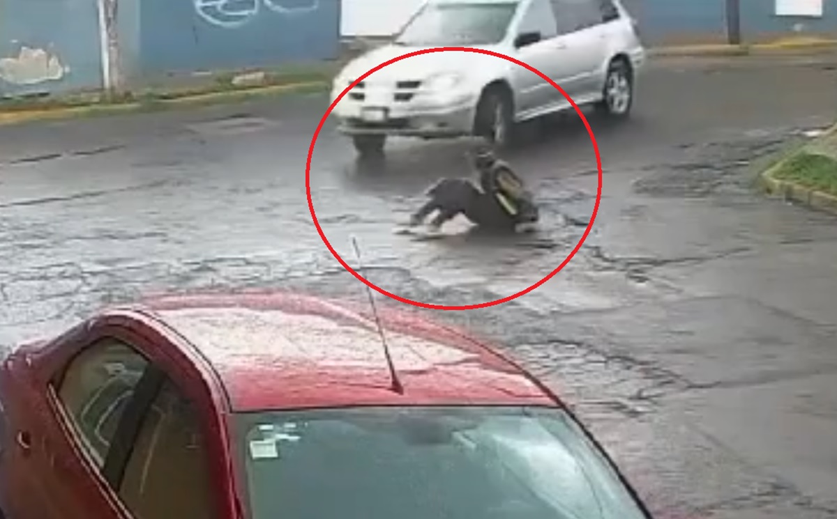 ¡Brutal atropello en Xonaca! Abuelito poblano es arrollado brutalmente por una camioneta FUERTE Video