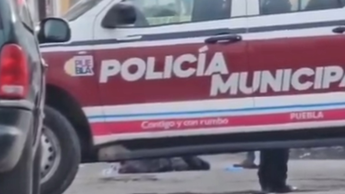 Comando armado encañona con armas largas a poblanos en violento asalto en el restaurante Nonamore de Zavaleta