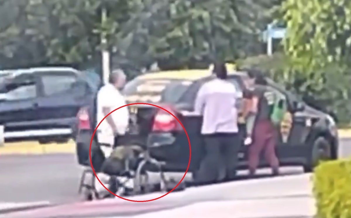 ¡Milagro en Puebla! Captan a limosnero en silla de ruedas caminando como si nada