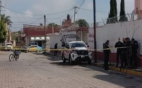 Identifican al hombre ejecutado tras balacera que dejó a una mestra herida en primaria de Texmelucan