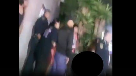 FUERTE VIDEO “¡Ábranle los ojos!” hermana de sicario de 15 años grita desesperada mientras él agoniza en el suelo