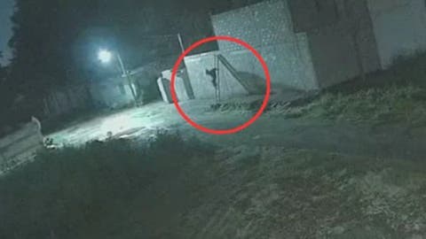 VIDEO: ¡Lo cacharon en la movida! Ladrón sorprendido mientras robaba casa en Texmelucan