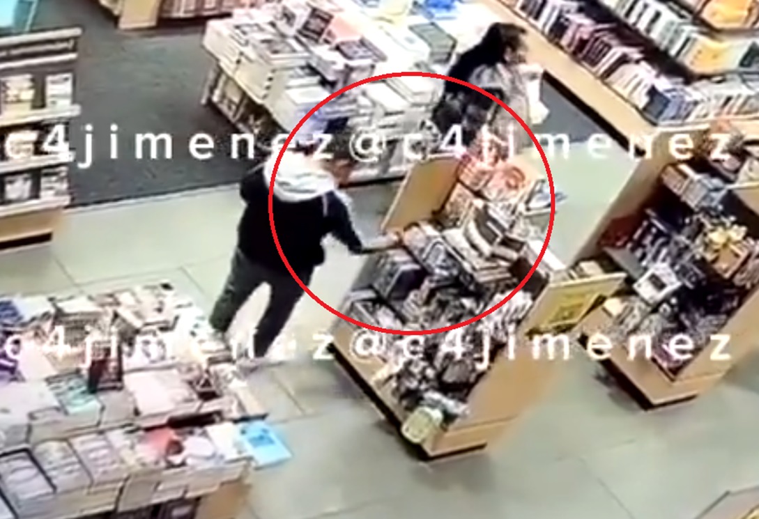 Ladrones de libros! Pareja roba valiosas ediciones de Harry Potter en Librerías Gandhi