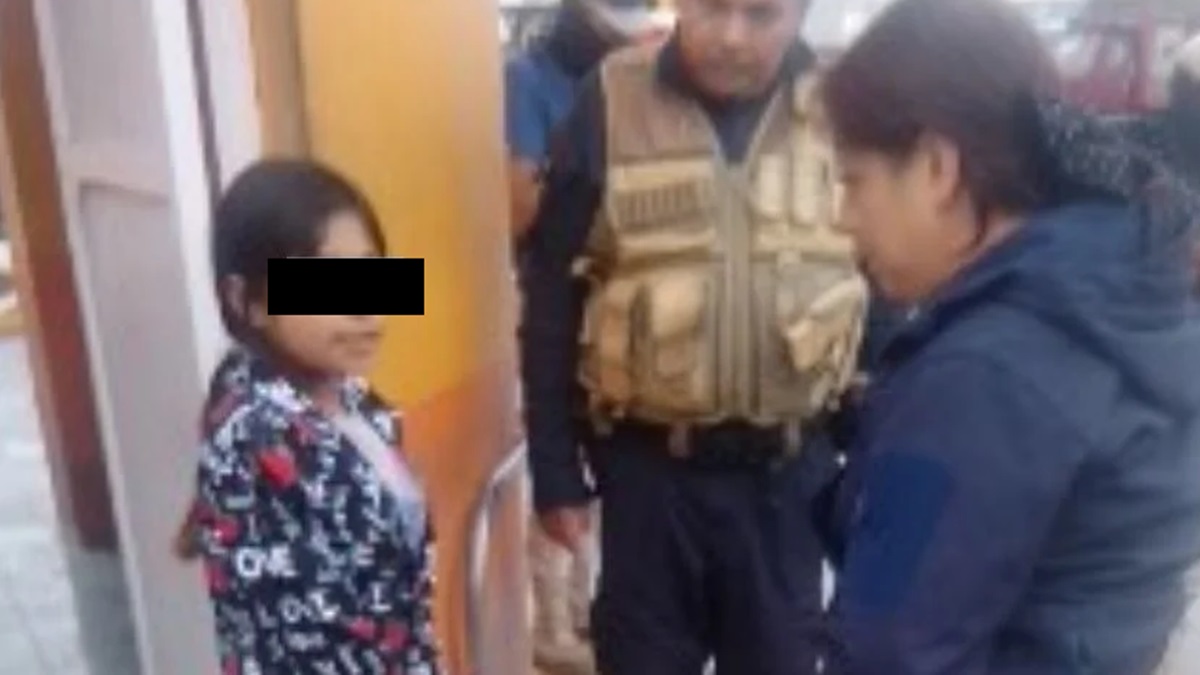 Urgente: Buscan a familiares de Yaquelin, niña de 8 años encontrada en la Central de Abastos de Huixcolotla