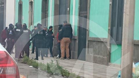 ¡Otro asalto más! Pasajeros de transporte público sufren violento atraco en la 7 Norte y 22 Poniente