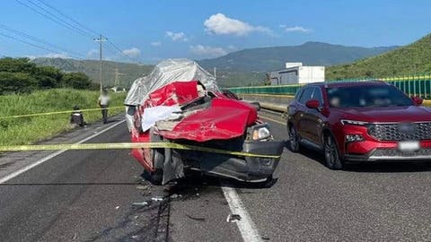 Volcadura en la Puebla-Orizaba deja un comerciante muerto y horas de caos vial