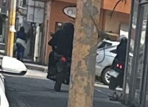 Motoladrones encañonan a poblano para robarle sus pertenencias en la 49 poniente, huyeron en sentido contrario