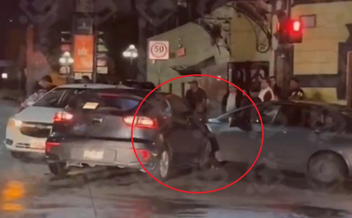 Carambola de varios autos durante la madrugada en Bulevar 5 de Mayo