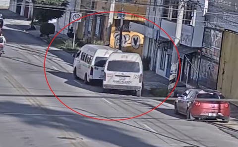 ¡Choque impactante en Puebla! Dos camionetas de transporte público colisionan dejando 14 heridos