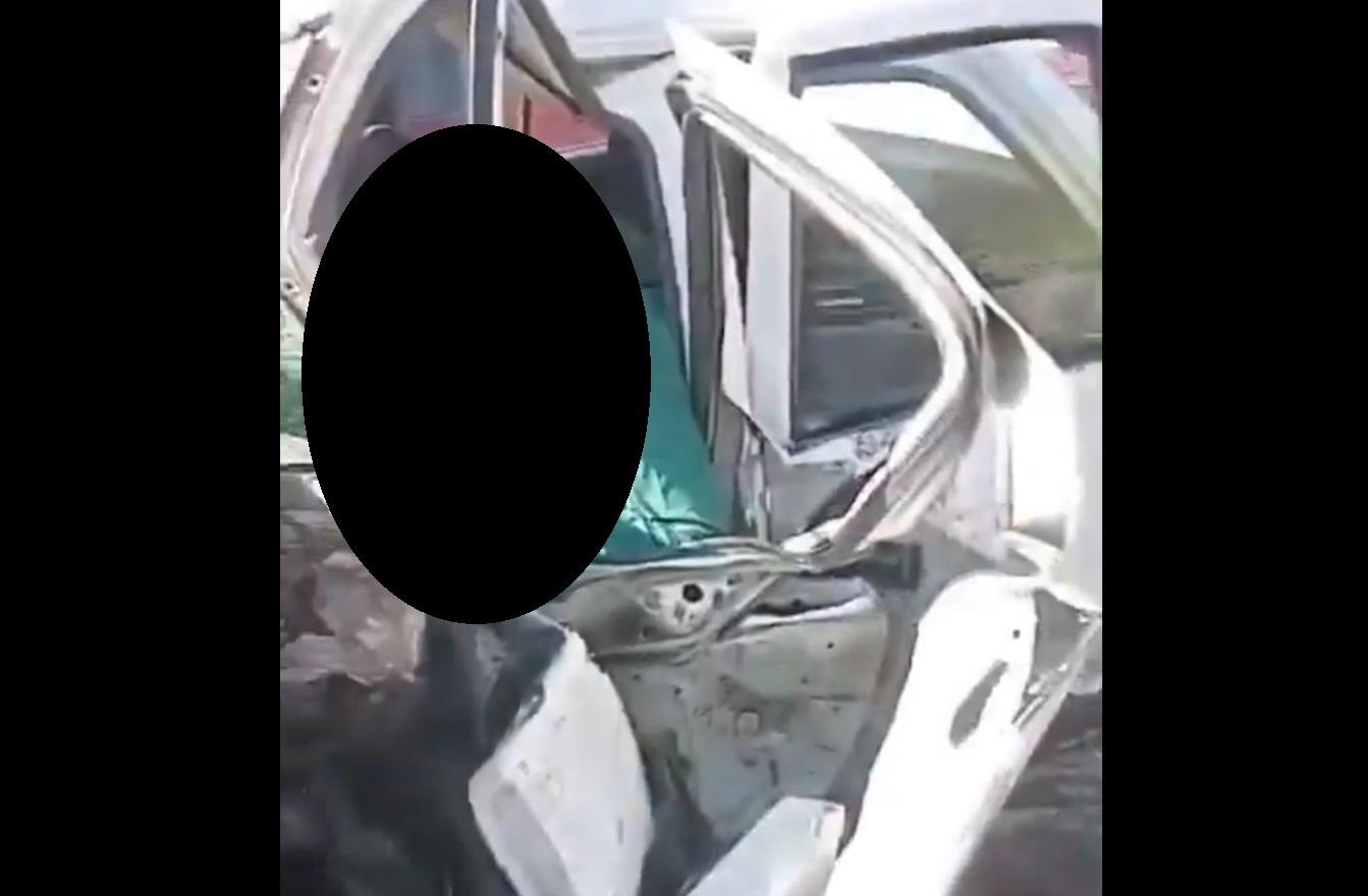 FUERTE VIDEO ¡URGENTE! Hombre queda prensado tras choque en Periférico Ecológico a la altura de Los Héroes