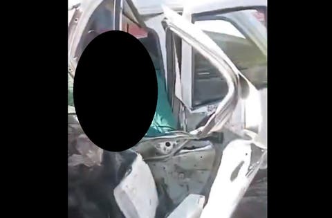 FUERTE VIDEO ¡URGENTE! Hombre queda prensado tras choque en Periférico Ecológico a la altura de Los Héroes