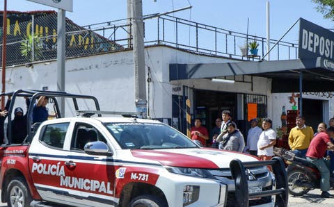 SEP suspende clases y remueve a directora tras denuncia de abuso en primaria de Tlautla; Conserje bajo investigación por presunto abuso