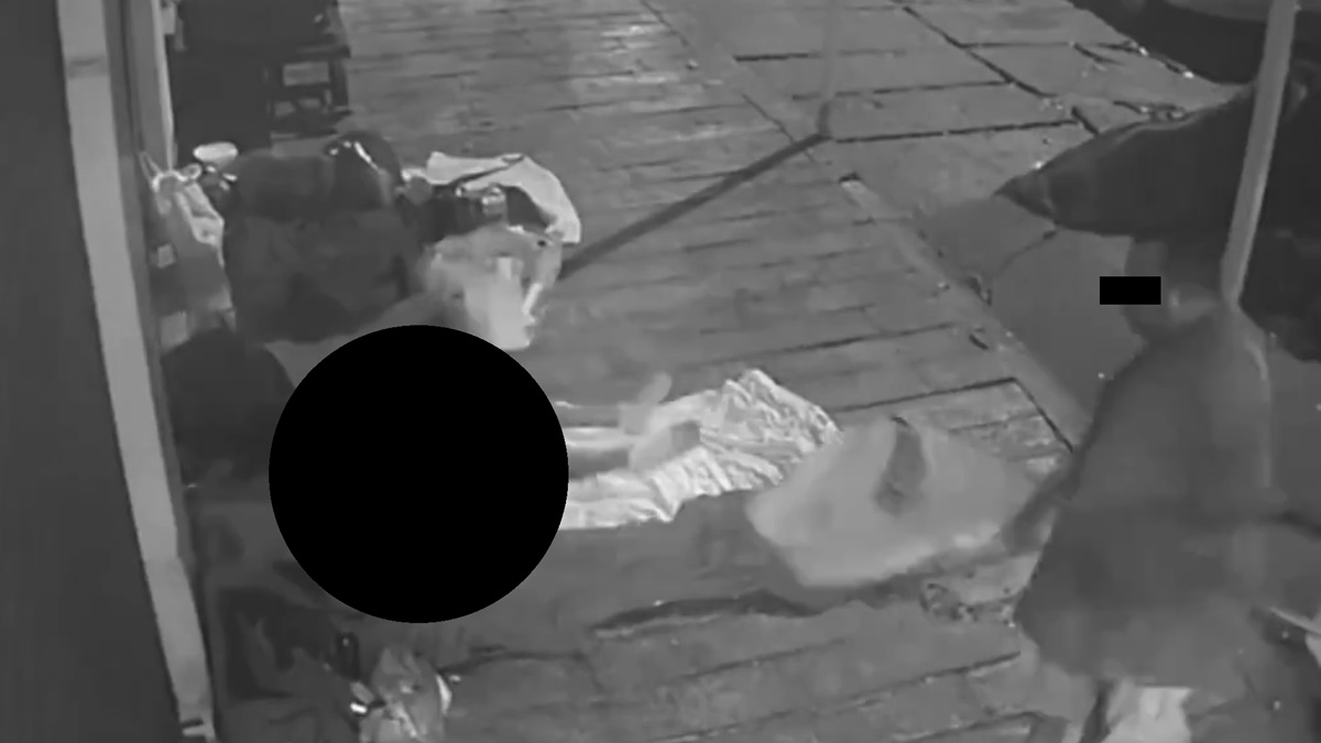 FUERTE VIDEO Hombre intenta incendiar a personas y un perro en situación de calle