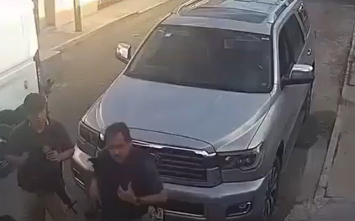 VIDEO ¡Increíble! Detienen a mujer por intentar devolver un iPhone de un secuestrado en Tehuacán
