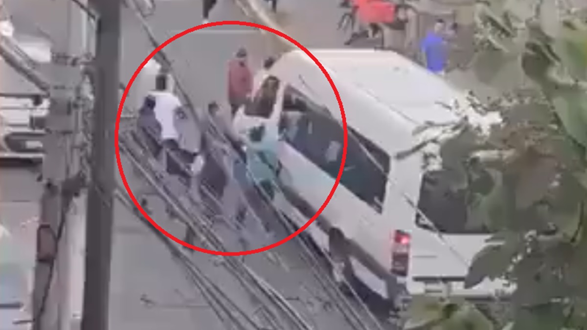 ¡Batalla campal entre taxistas y conductor de camioneta en Tlalpan! ¡Hubo balazos y heridos!