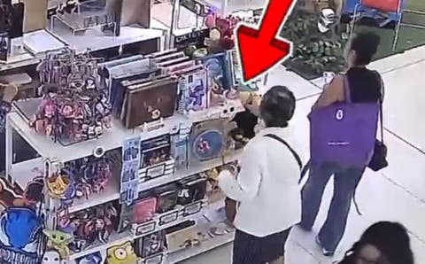 ¡Indignante! Abuelita y nieta sorprendidas robando en Plaza Dorada (VIDEO)