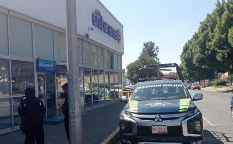 ¡Robo millonario en Banamex! Comando armado se lleva bóveda en el Boulevard 5 de Mayo