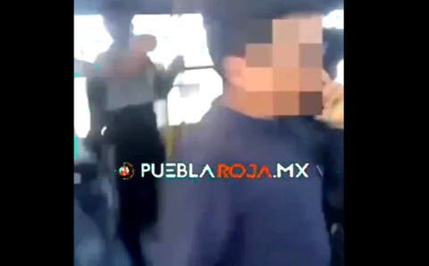 ¡Bájate ya! Pasajeros sacan a depravado de la Línea 1 del RUTA por acosar a mujeres (VIDEO)