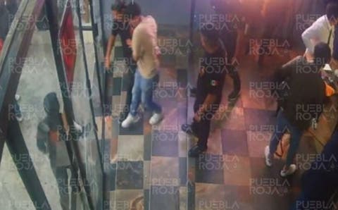 Luis Ángel fue sacado por cadeneros del bar ¡Una y ya! por supuesta conducta agresiva; días después hallan su cuerpo en el río Atoyac