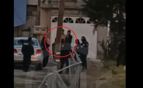 ¡Intoxicado y con machete! Poblano vandaliza unidad RUTA y portón de fraccionamiento, vecinos exigen justicia